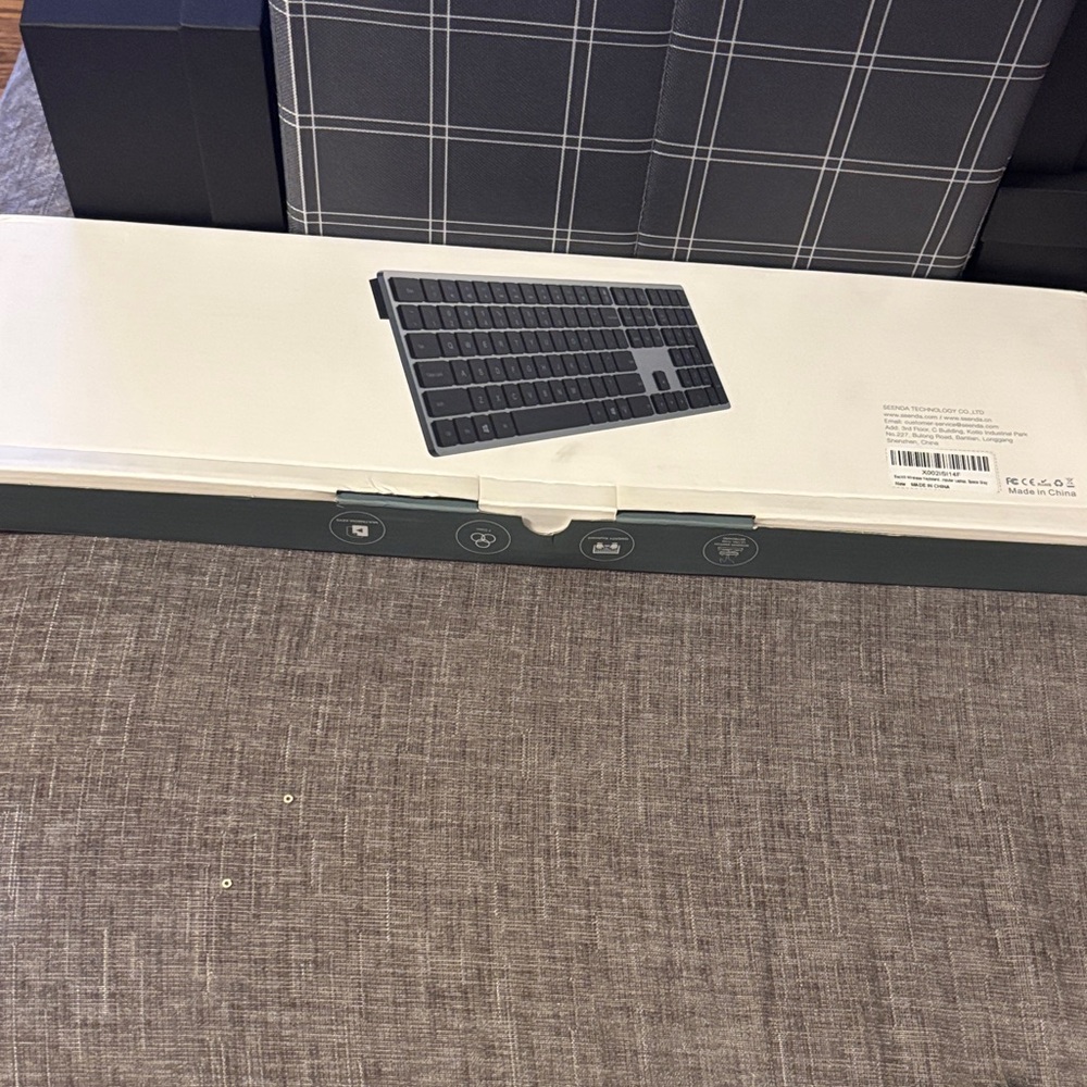 Wireless Keyboard - Black - Picture 2 of 3